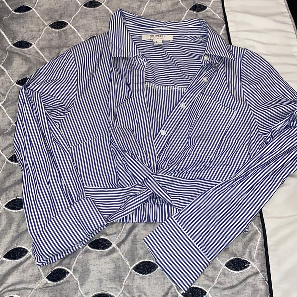 Cropped striped blouse